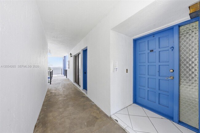 Foto del edificio - 6010 S Falls Cir Dr