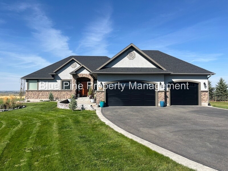 Foto principal - 8426 S Black Hawk Dr