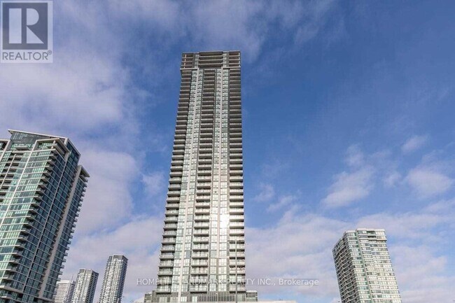 Photo du bâtiment - 3975 Grand Park Dr