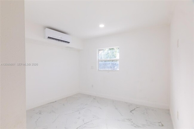 Foto del edificio - 1101 NW 14th Ct