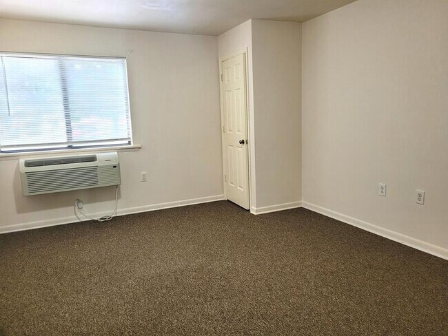 Foto del edificio - 292 Alleghany Spring Rd