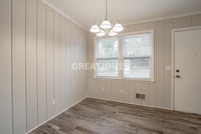 Building Photo - 2817 Ansel St