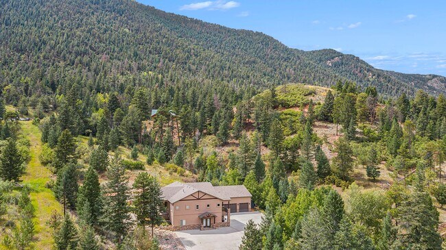 Building Photo - Mountainside Luxury, Minutes from Town, Ga...