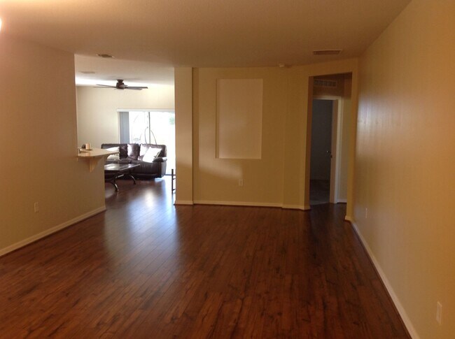 Foto del edificio - 4 BR 2 BA 2 CG rental in central PSL