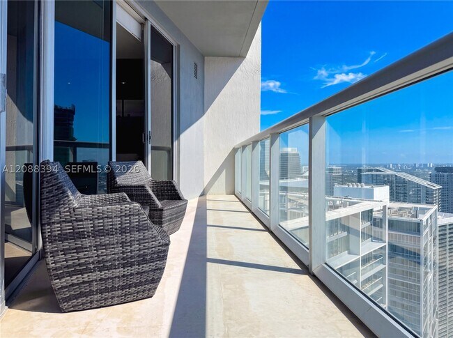 Building Photo - 465 Brickell Ave