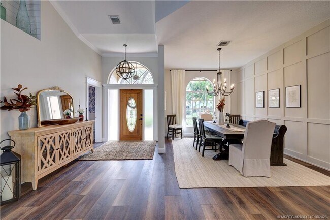 Foto del edificio - 745 SW Lighthouse Dr