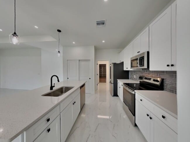 Foto del edificio - 2309 NE 39th St