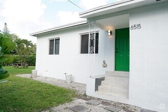 Building Photo - 6515 NW 1st Pl