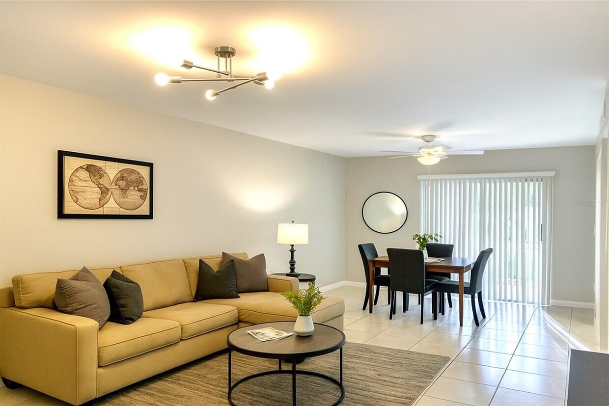 Foto principal - 729 NW 92nd Ave