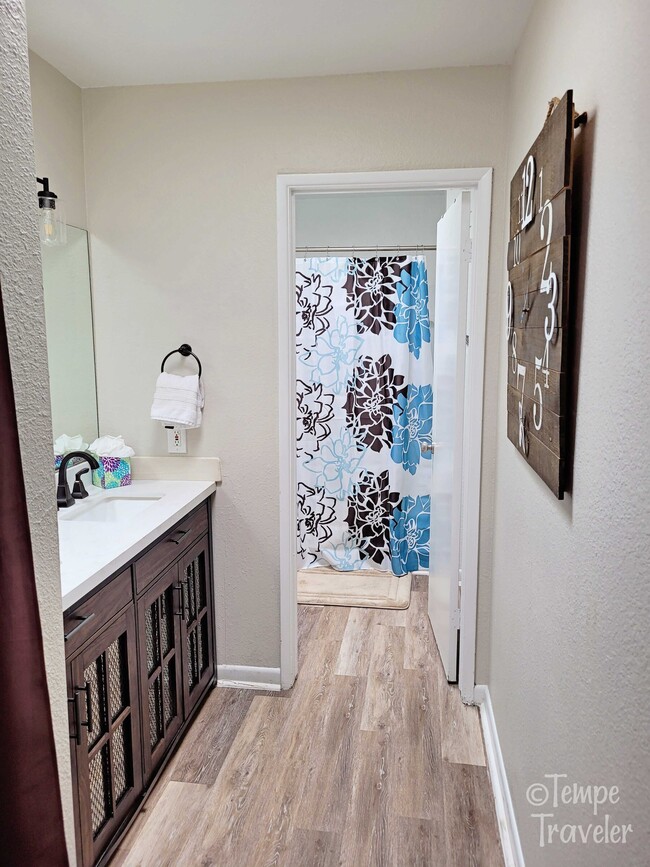 Foto del edificio - 643 S Allred Dr