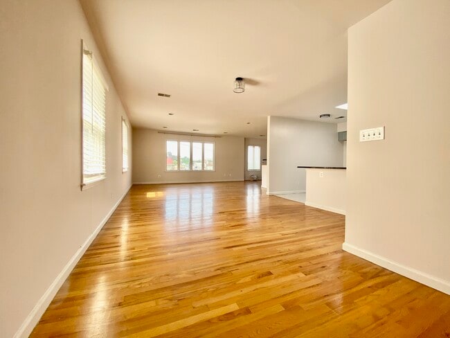 Building Photo - 1208 44th St