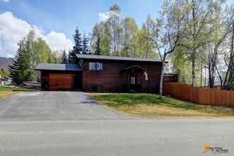 Building Photo - 10137 Birch Ln