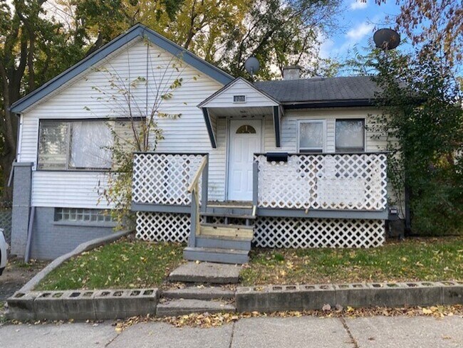 Foto del edificio - 2 Bedroom Home In Pontiac