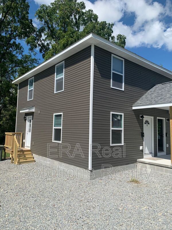 445 N Columbus St Unit B, Blanchester, OH 45107 Condo for Rent in Blanchester, OH