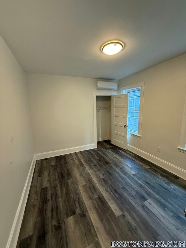 Building Photo - 33 Hancock St