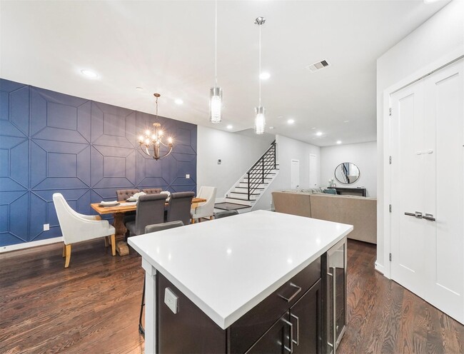 Building Photo - 1309 Laird St