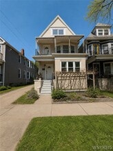 Building Photo - 83 Baynes St