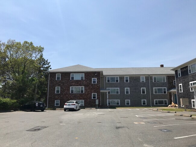 Foto del edificio - 11 Edwards Ave