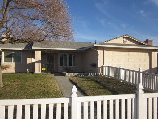 Building Photo - 4030 Sequoia Way