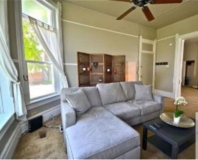 Building Photo - Cozy Salt lake City Apartment
