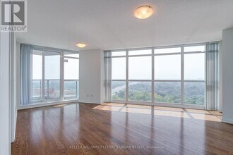 Building Photo - 215-1215 Sherway Gardens Rd