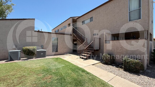 Foto del edificio - 2673 E Oakleaf Dr