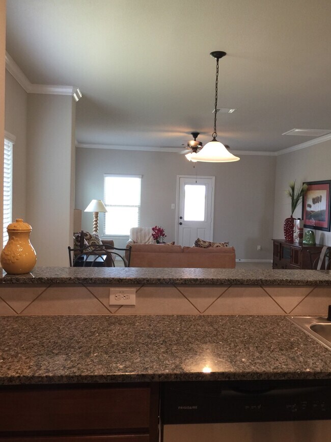 Foto del edificio - 3417 Fawnwood Dr