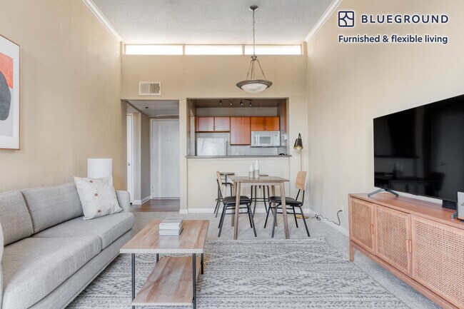 Foto del edificio - 1720 N Fuller Ave