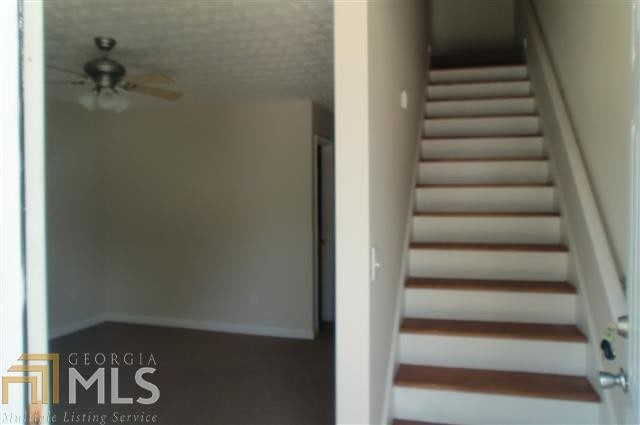 Building Photo - 97 Lily Dr