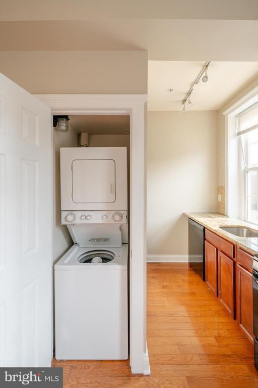 Foto del edificio - 236 W Market St