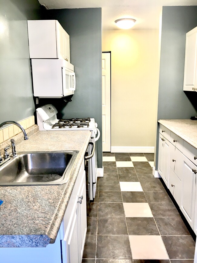 Building Photo - 52 Shrewsbury Green Dr
