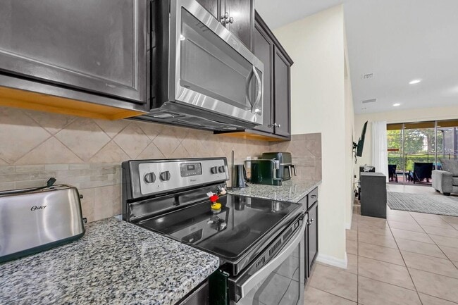Foto del edificio - 8977 Rhodes St