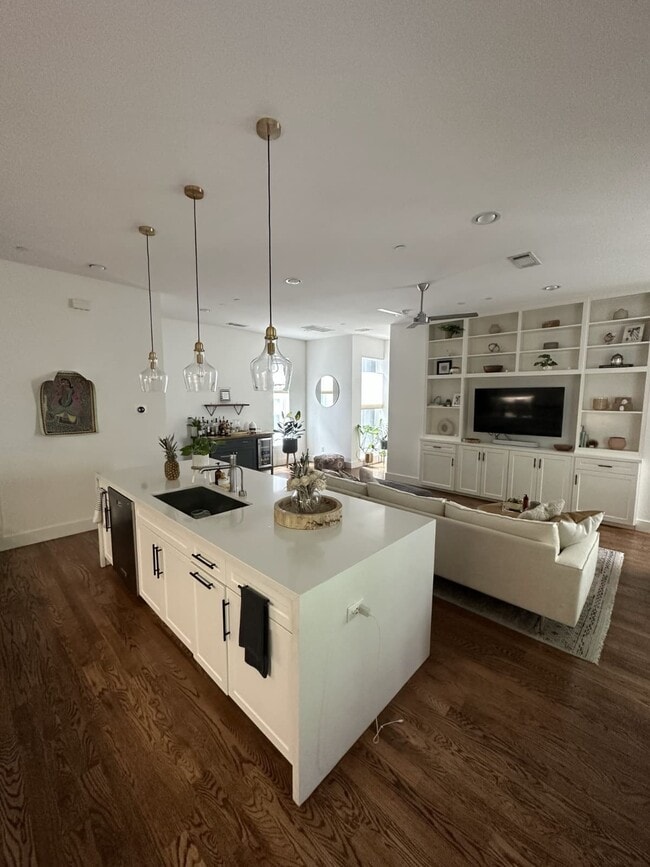 Foto del edificio - 5705 Bryan Pkwy