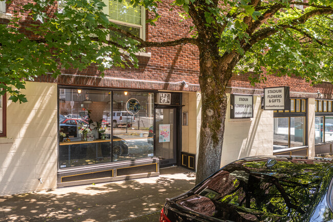 Entrance to 10 NW 16th Avenue - The Empress Building