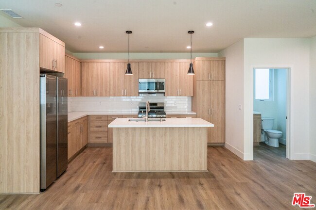 Foto del edificio - 5220 Inglewood Blvd