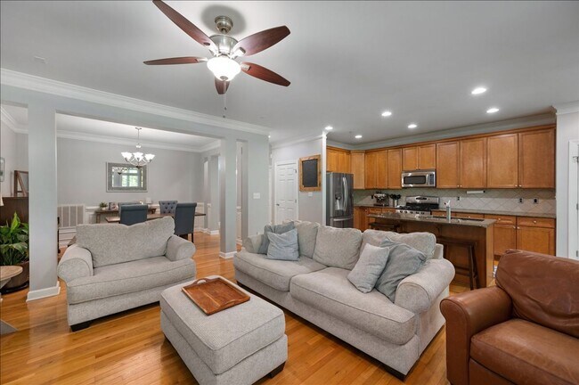 Foto del edificio - Townhouse in Lake Hogan Farms - 4 bedrooms - Amenities include community pool, tennis and playground