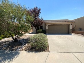 Building Photo - 2032 Mountaineer Dr SE