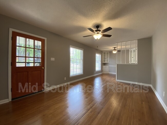 Building Photo - 4029 Graceland Dr