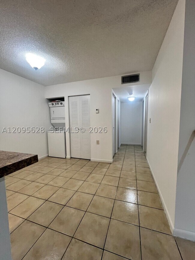 Foto del edificio - 6975 NW 179th St