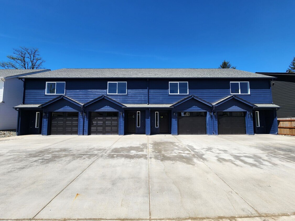 Foto principal - 3 Bedroom 2.5 Bath in Winlock