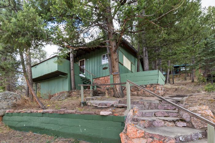 Primary Photo - 6691 Spruce Ave