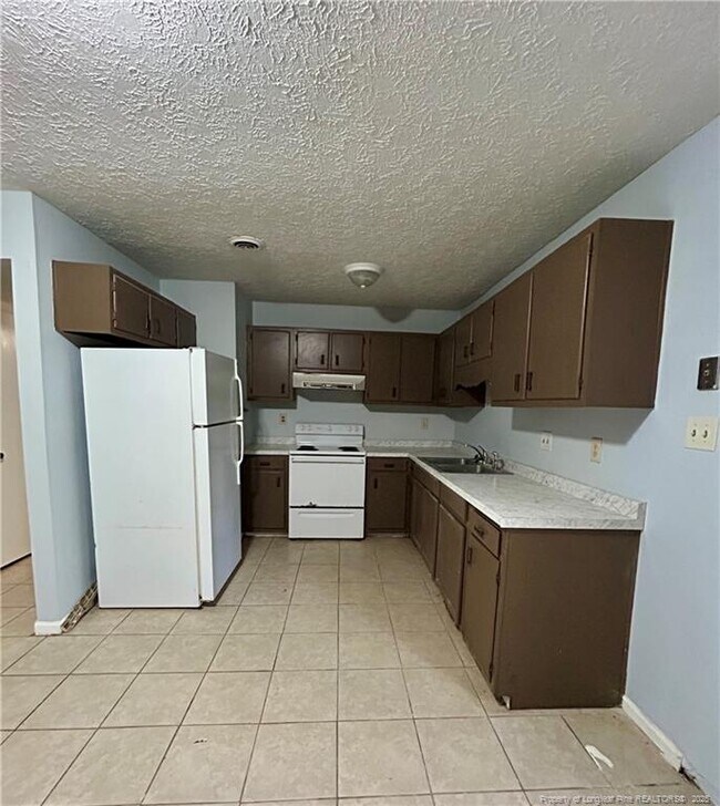 Foto del edificio - 6320 Marykirk Dr