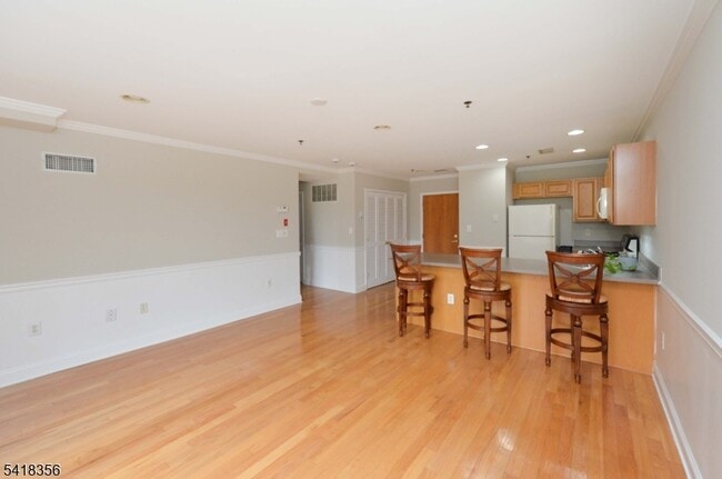 Building Photo - 70 Adams St