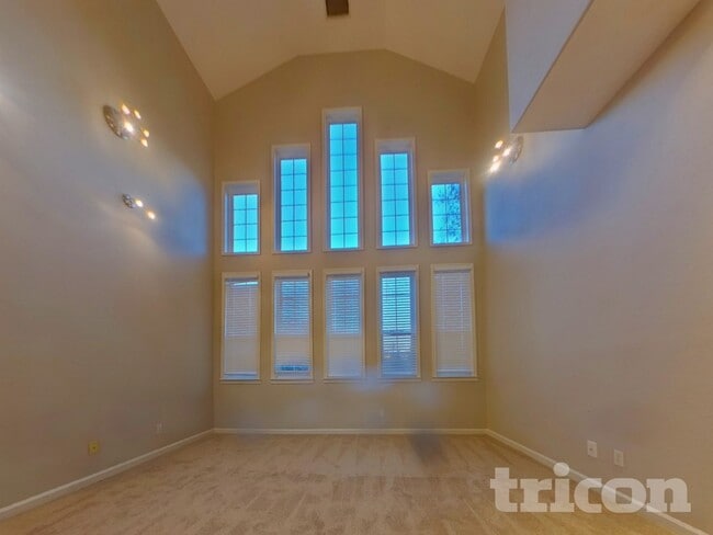 Building Photo - 7512 Skylake Ct