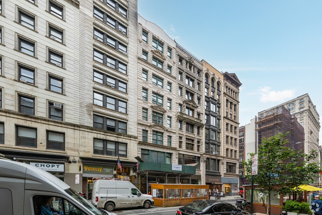 Primary Photo - 20 E 17th St