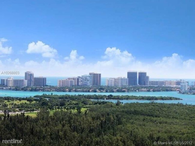 Foto del edificio - 14951 Royal Oaks Ln
