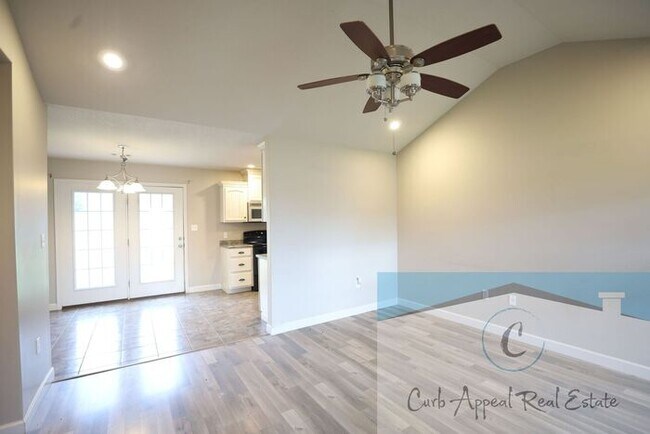 Building Photo - Beautiful 3 bed / 2 bath home - Bono