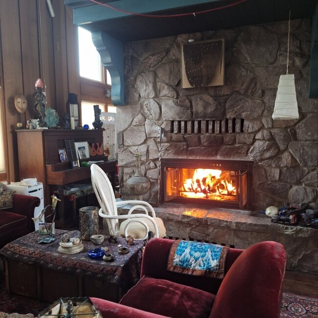 Foto del edificio - 5137 Hill Dr