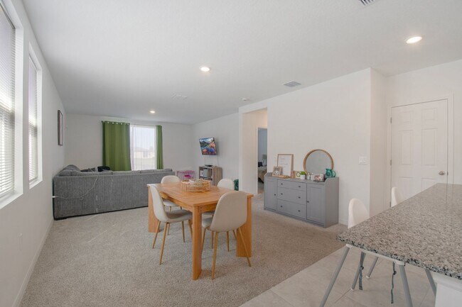 Building Photo - Newly Built 4/2 in Lake Deer Estates of Poinciana!