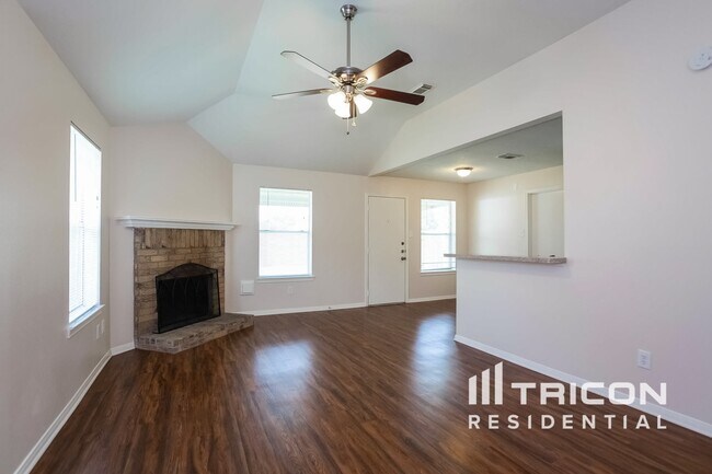 Building Photo - 990 Shelton Lane Channelview TX